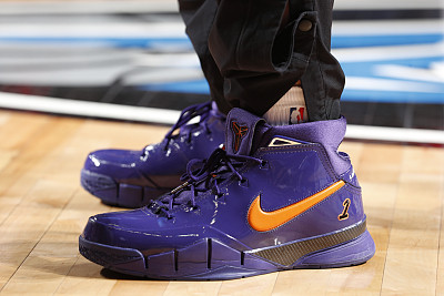 nba赛场球鞋特写,安踏kt8纪念科比