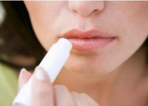 什么肝脏疾病会导致嘴唇发白,肝脏出毛病能从嘴唇上看出来吗