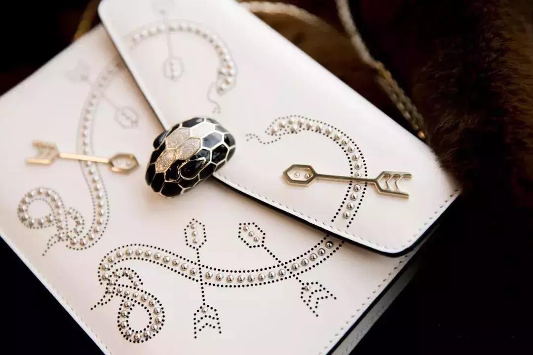 今年的大牌包包哪些最好看,今年大牌新款包包