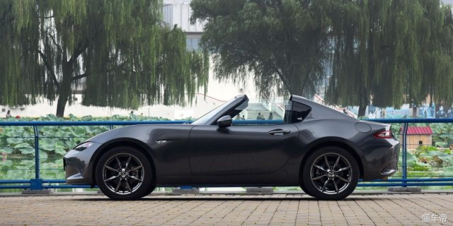 比较帅气又便宜的敞篷跑车排行,平民硬顶敞篷跑车有哪几款