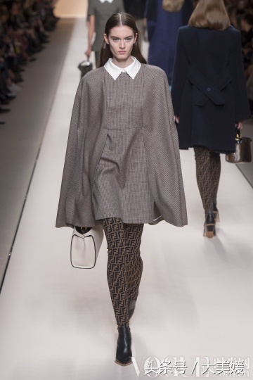 fendi女装2017秋冬高级成衣大秀,fendi高定服装价格