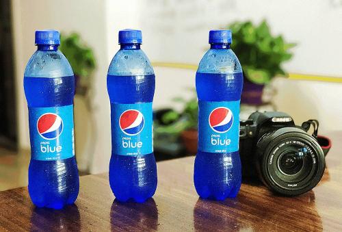 蓝色可乐和普通可乐有什么区别,两块钱的可乐和三块钱的可乐区别