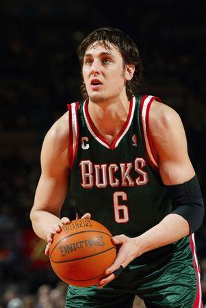 最强nba詹姆斯的23号球衣哪来的,詹姆斯最厉害的赛季是几号球衣