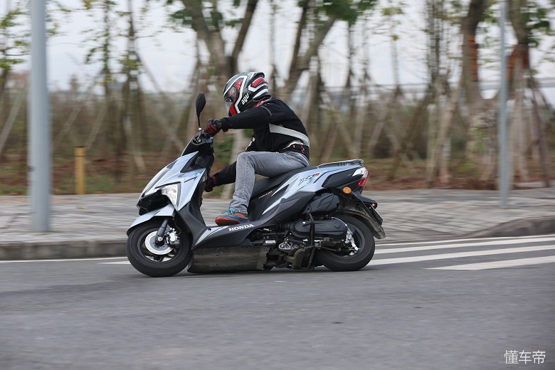 新大洲本田rx125裂行哪种颜色好看,新大洲本田裂行rx125和铃木uy125