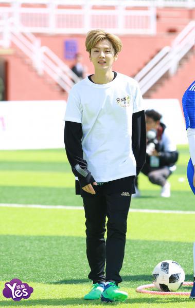 鹿晗足球比赛视频,鹿晗足球基础教学