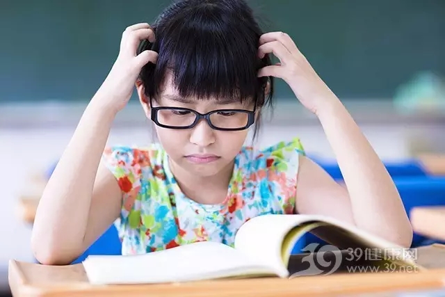 孩子近视多少度是重度近视,我国儿童近视率