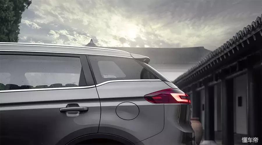 雨水洗车对车漆伤害,雨水洗车对汽车的危害