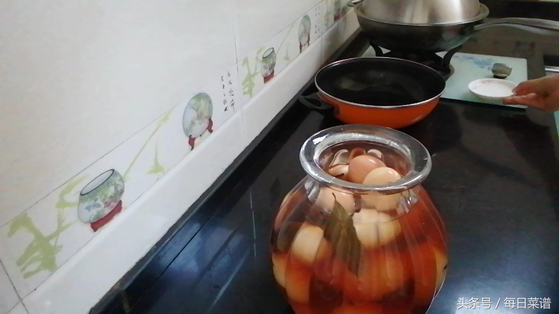 白酒腌鹅蛋出油的正确方法,腌鸡蛋鹅蛋的方法