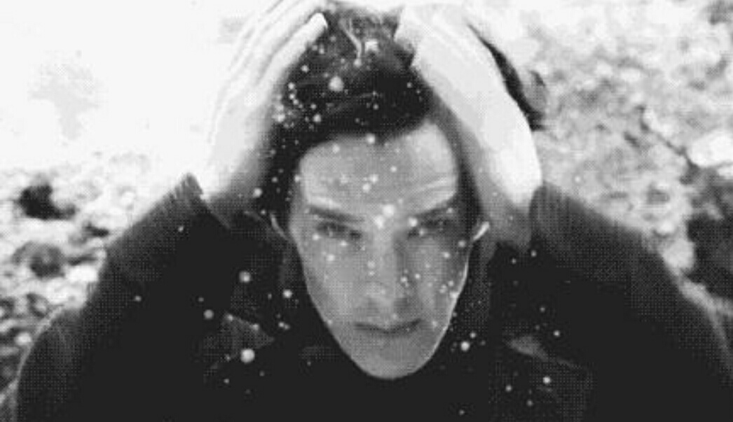 刚洗完头发头皮就抠出白泥怎么办,头发隔夜出油是什么原因