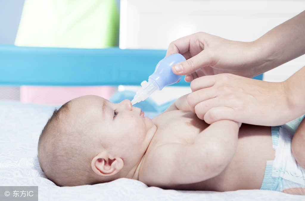 给宝宝清理鼻屎应该醒着还是睡着,怎么给孩子清理鼻屎