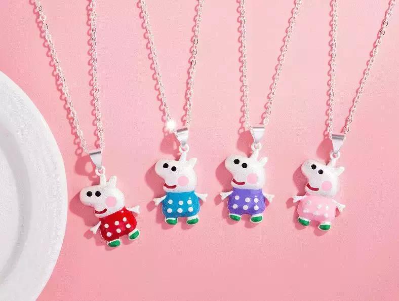 小猪佩奇第一次跳高,小猪佩奇进了妙妙屋