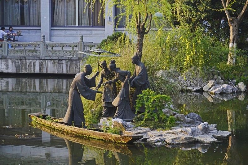 4月机票白菜价！郑州出发低至160，最快1.25小时即达！