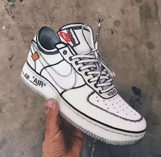 六块钱穿上Supreme不是梦，突破次元壁来圈钱！