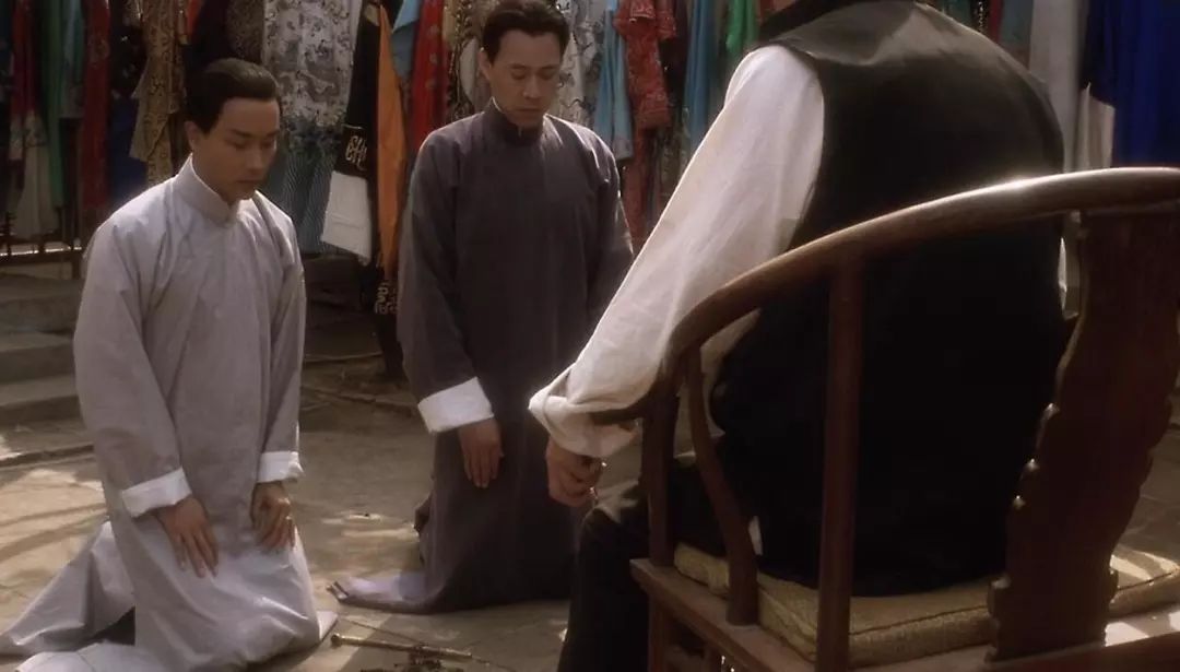 口欲的施虐到*欲情**的压抑，从程蝶衣的阉割到真虞姬的自刎