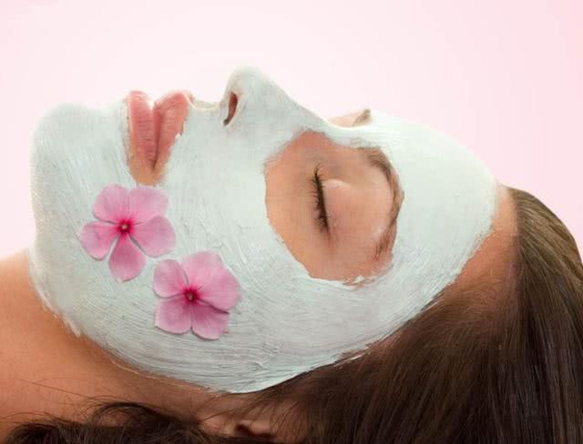 每天敷面膜的人皮肤真的变好了,千万别这样敷面膜否则越敷越老