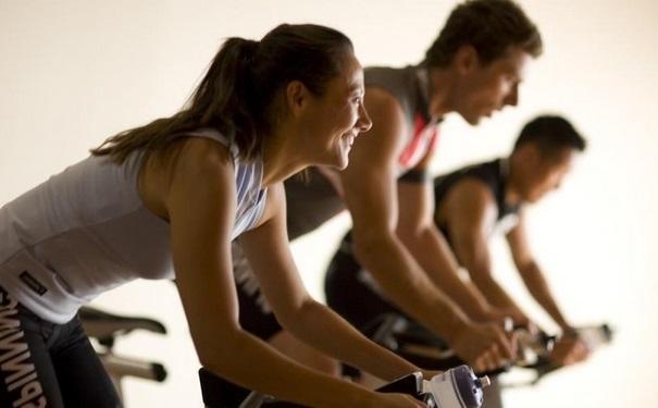 足球俱乐部老总踢球猝死！运动不能任性，请先把心肺功能练好