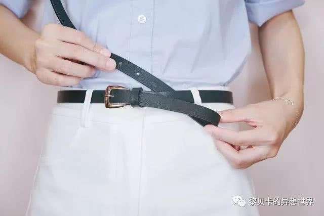 跆拳道白腰带的正确系法简单视频,带金属扣的腰带系法蝴蝶结慢动作