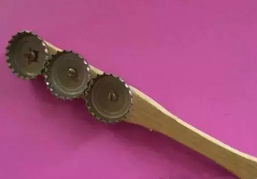 用萝卜刮鱼鳞,刮鱼鳞不用刀用萝卜