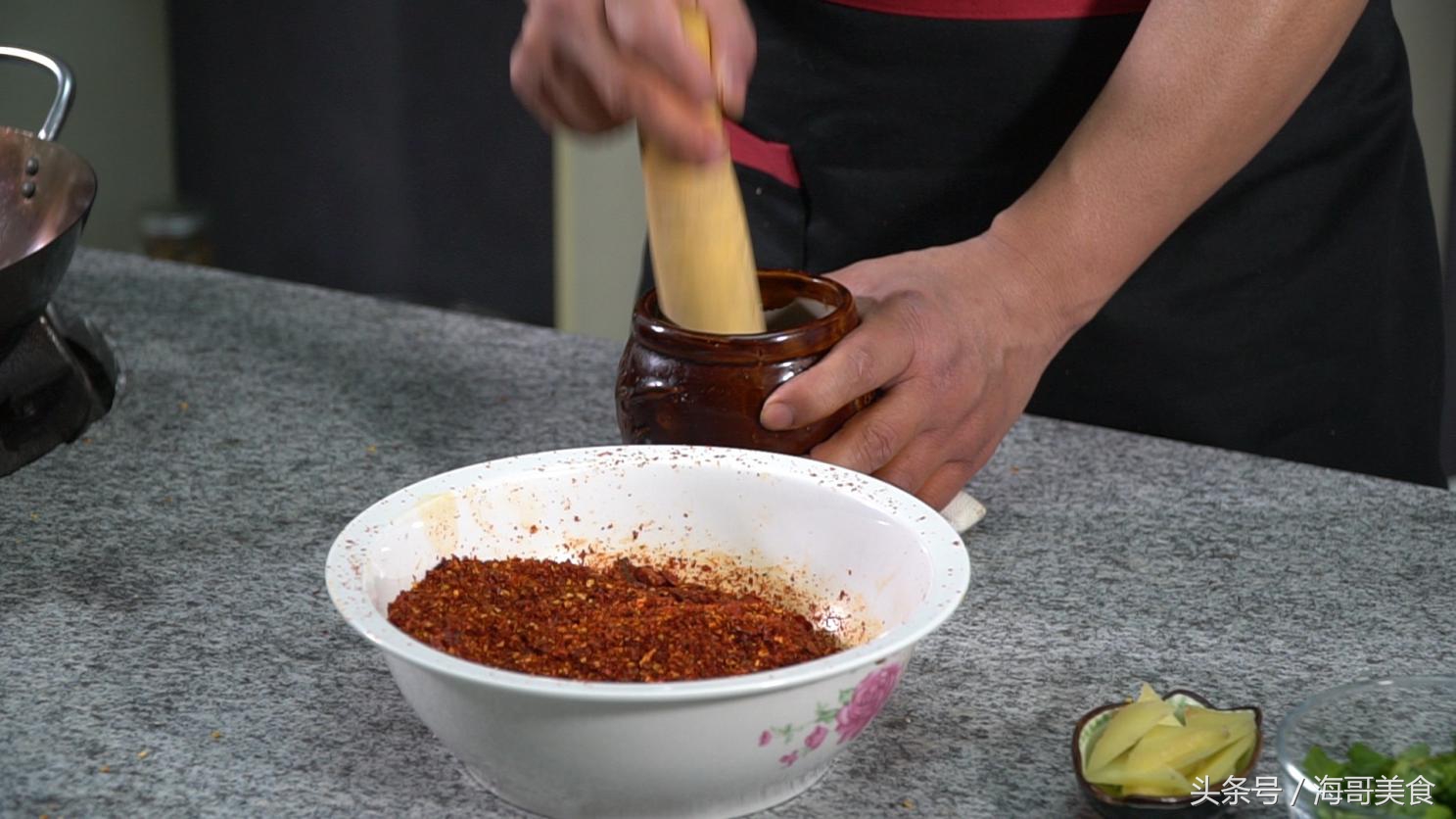 川味红油怎么练红的发黑,川味红油怎么做才香又红又亮