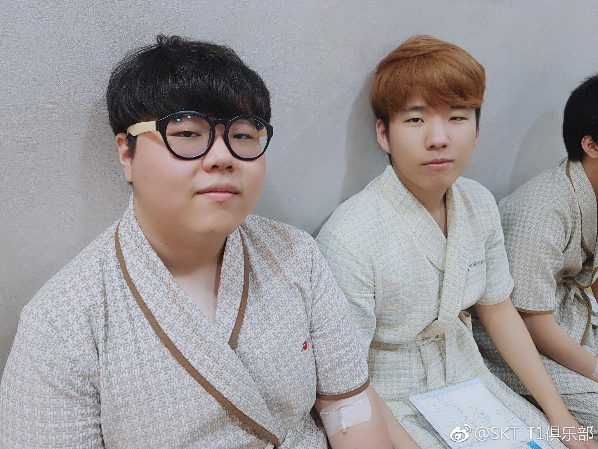 skt三连胜faker却进入离队倒计时,skt全员庆祝faker