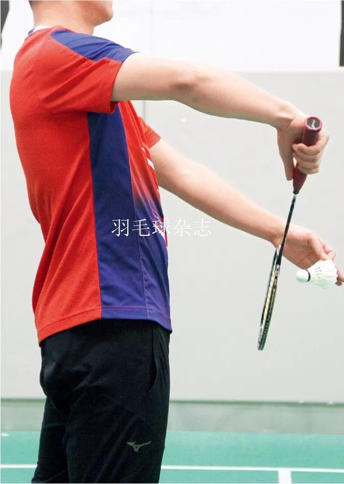 横拍反手攻球错误动作及纠正方法,反手攻球练习方法及常见错误纠正