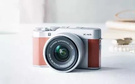 富士微单入门相机推荐性价比高,富士X-T30微单相机