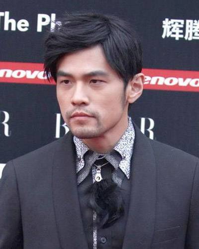 为什么之前紧身衣豆豆鞋那么火,紧身裤豆豆鞋为什么不好看