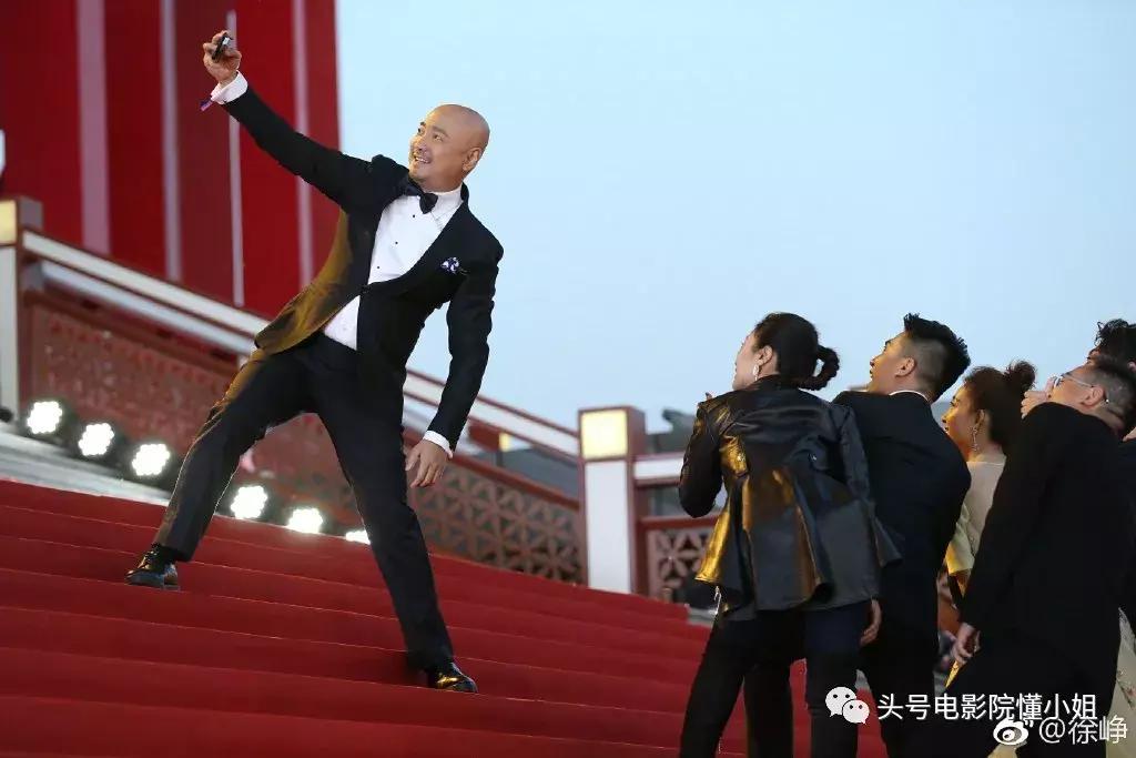 徐峥陶虹生日会视频,徐峥为陶虹送祝福