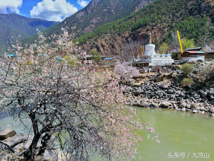 甘孜丹巴美女谷,甘孜藏族自治州美人谷