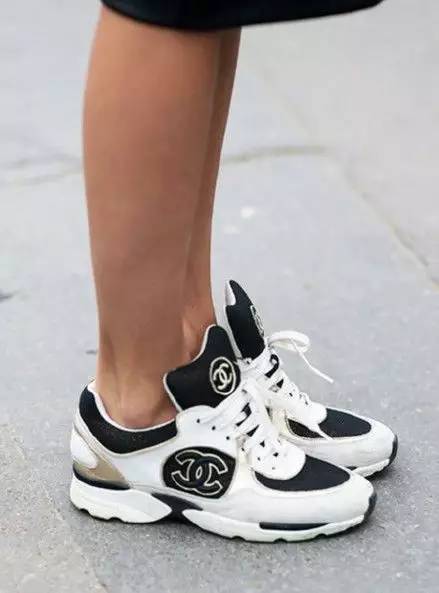 奢侈品牌鞋子比nike好,运动鞋奢侈品牌排行榜