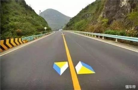 这些交通标线你能认全吗,这些路上的指示牌你一定要认识