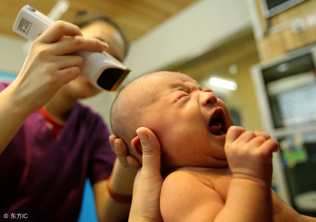 给婴儿理发教程简单好看,给婴儿理发教程新手