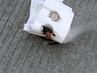 一老人点蚊香家中烧毁后续,点蚊香烧毁家