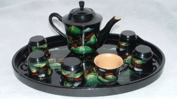 福建脱胎漆器已有180多年历史,脱胎漆器和木胎漆器