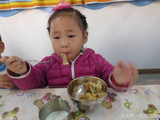 宝宝0到3岁喂养的技巧和建议,宝宝喂养有三大重点教新妈妈喂养