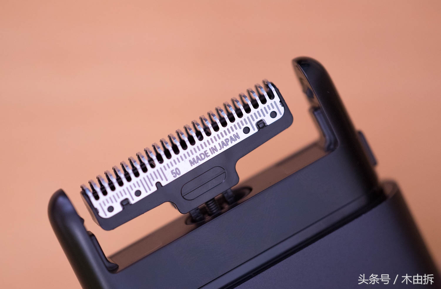 199元小米便携式电动剃须刀拆解