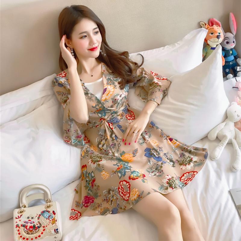 碎花连衣裙穿起来显胖有什么方法,肩宽女生适合的长袖碎花雪纺上衣