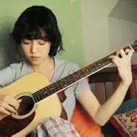 小学生初学吉他买什么吉他好,女生吉他初学者适合什么曲目