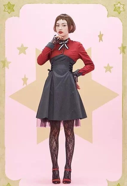 优衣库漫画联名t恤蓝色,优衣库联名动漫戴墨镜男t恤