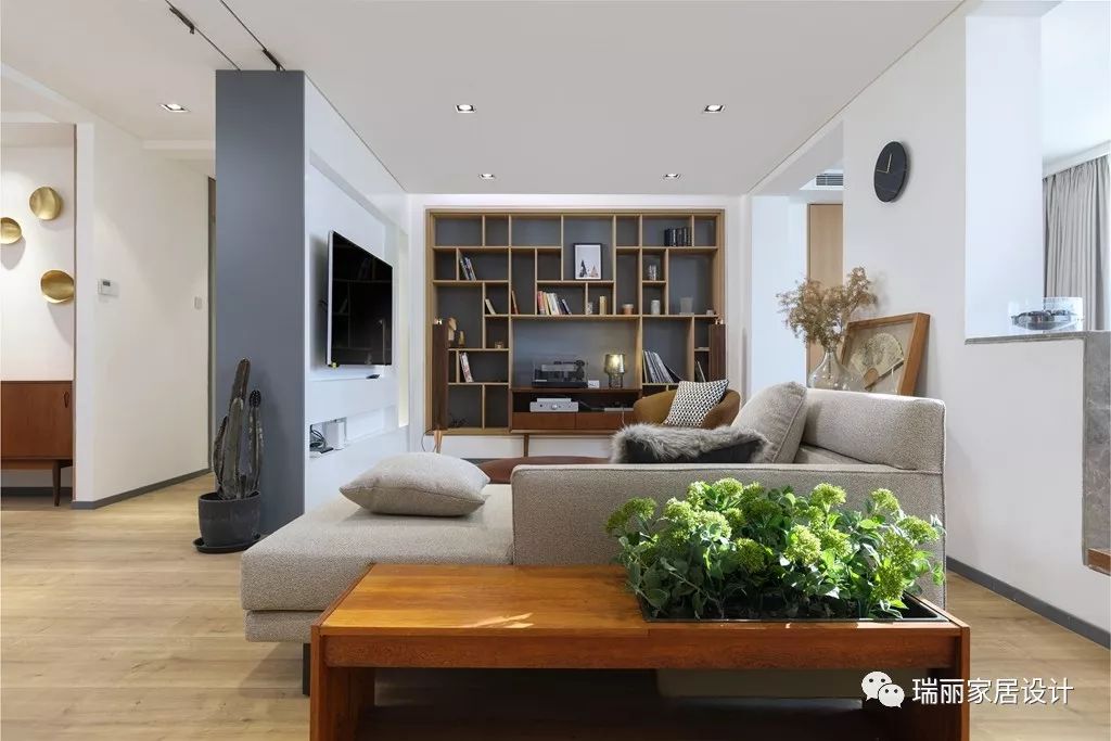 阳光充足胜过一切过去的诗句,适合阳光明媚的早晨诗