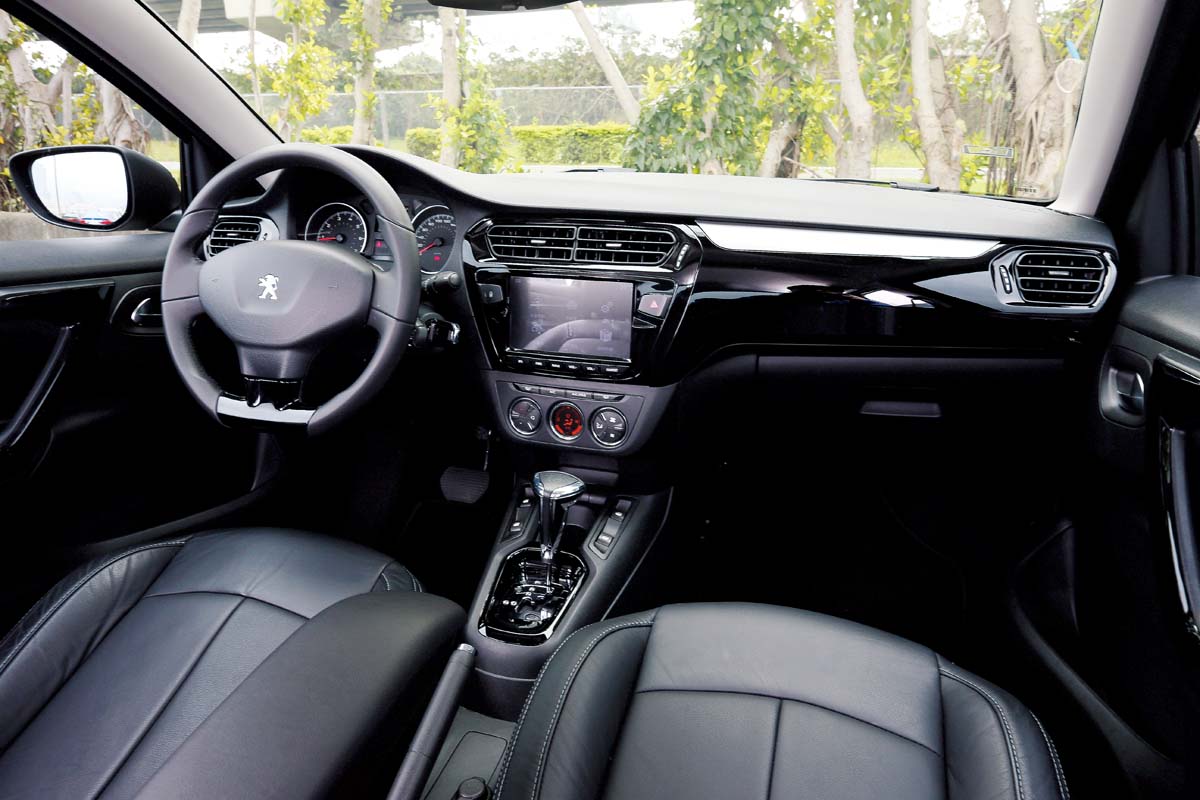 标致3012016款1.6l自动尊重版,标致301是入门车吗