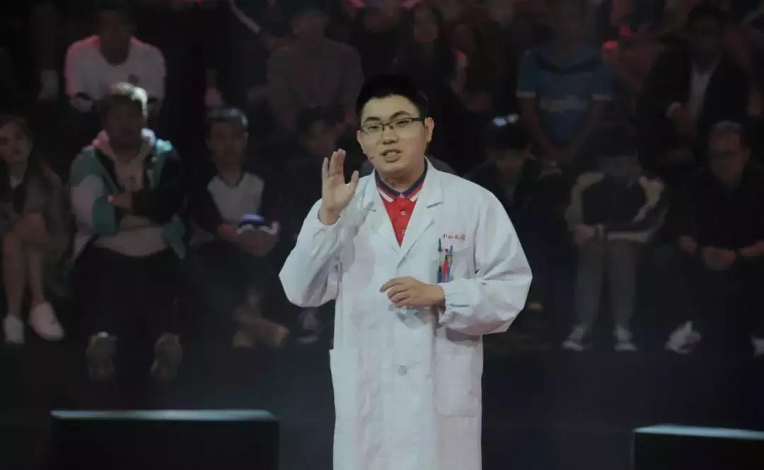 《足球解说大会》原来可以这么玩以前的体育综艺白看了