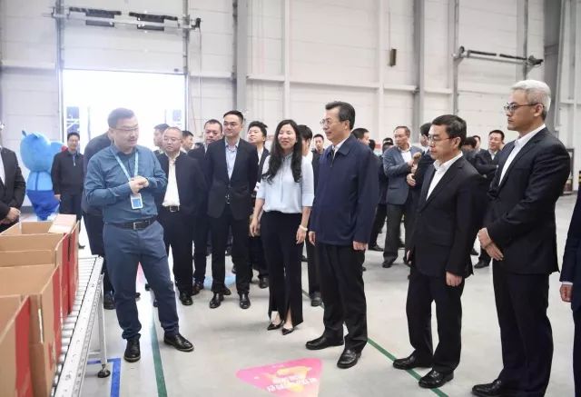 今天，我的城又添新名片——大西安新零售之城，与阿里巴巴第三批签约也来了，这次更振奋人心！