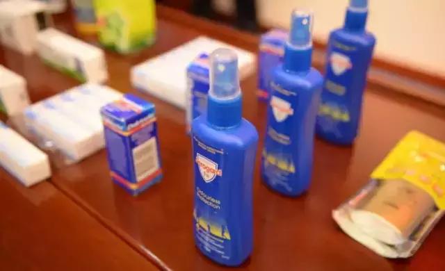 网上假货曝光新闻,中国最新骗局揭秘视频