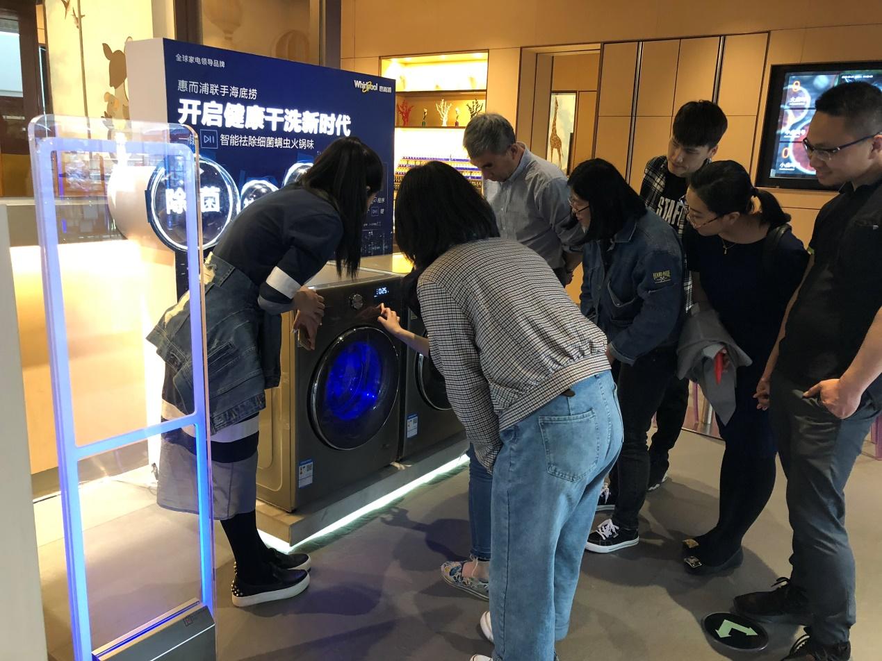 惠而浦滚筒洗衣机洗衣服,洗衣机不止洗一件衣服