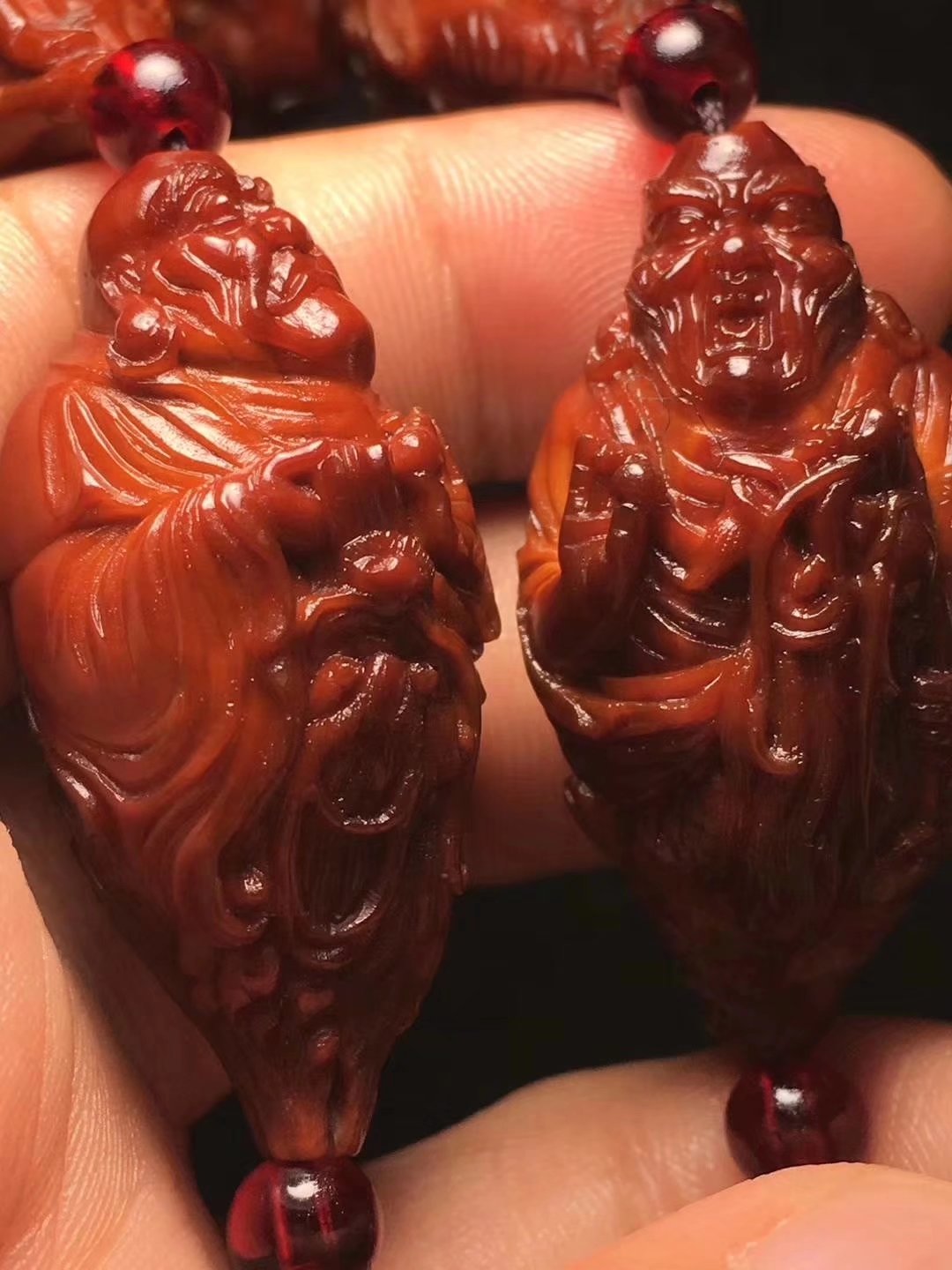 橄榄核雕怎么盘玩保养,橄榄核雕手串怎么保养和盘玩