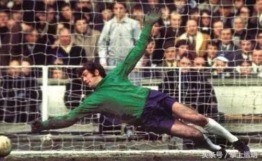 那些门将的神级扑救,足坛门将那些不可超越的瞬间
