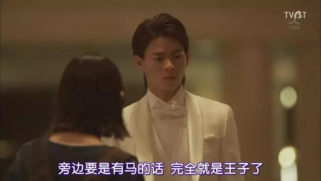 剧情老套夸张但没有违和感 (剧情很老套但是很好看)