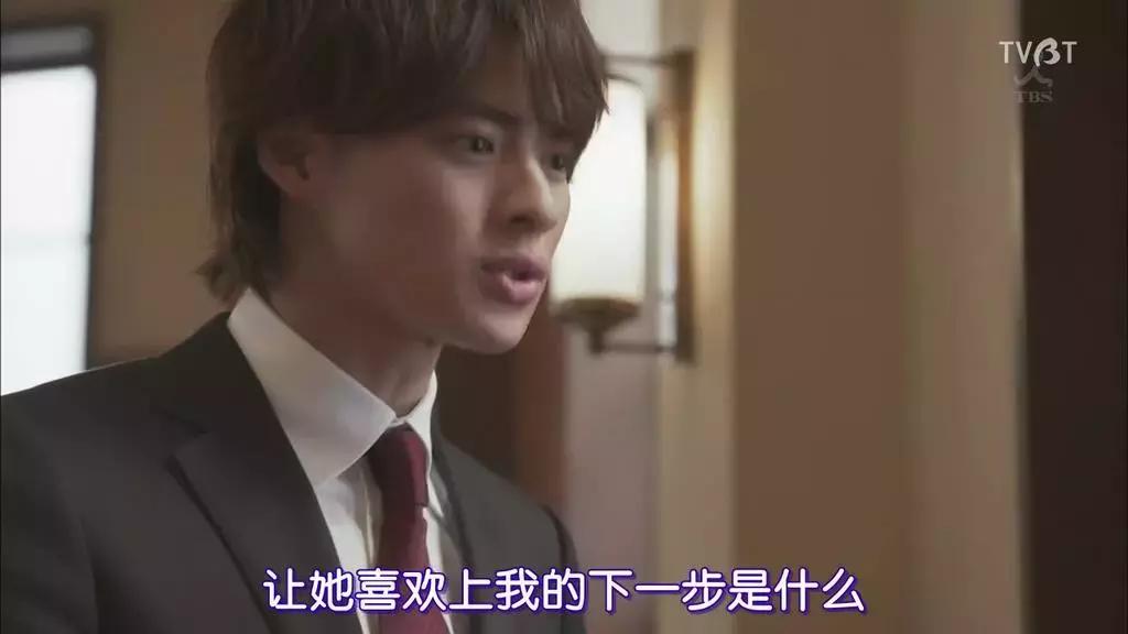 剧情老套夸张但没有违和感 (剧情很老套但是很好看)