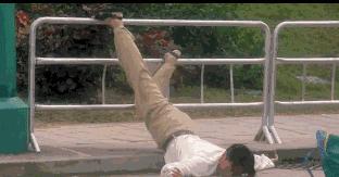 千万，别再逼死这位喜剧之王